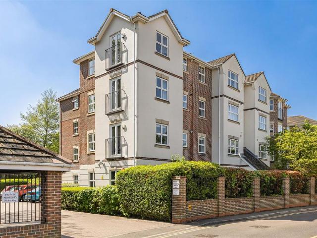 Flat for sale in Reading