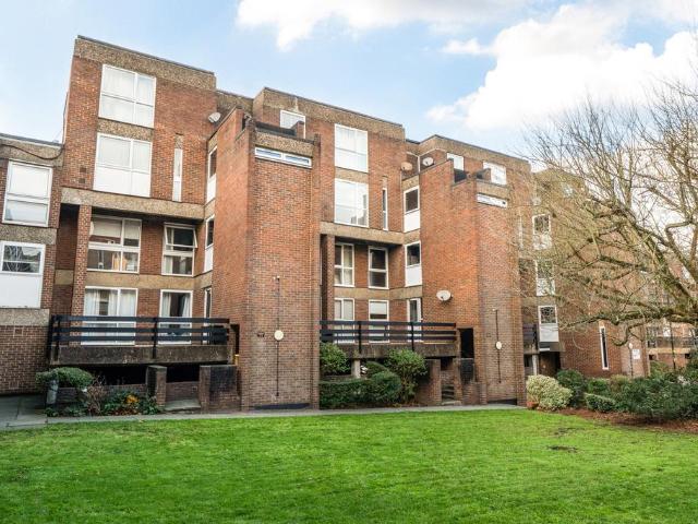 Flat for sale in Longlands, Halfway Street