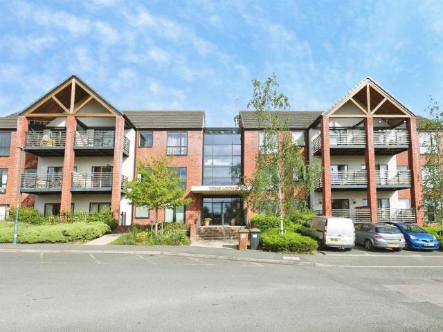 Flat for sale in Alderminster, Warwickshire