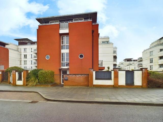 Flat for sale in Old Wharf, City Of Leicester