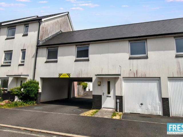Flat for sale in Nangreaves, Wales