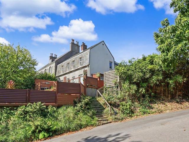 Flat for sale in Chalfont St. Peter, Denham