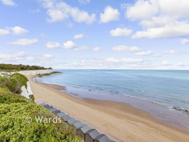 Flat for sale in Upton, Acol