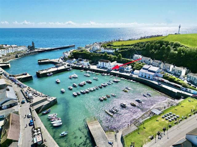Flat for sale in Porthleven, Cornwall