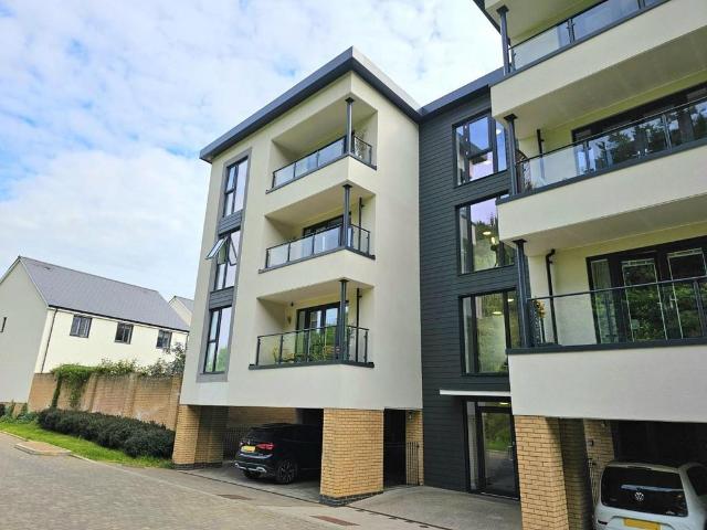 Flat for sale in Dursley, School House