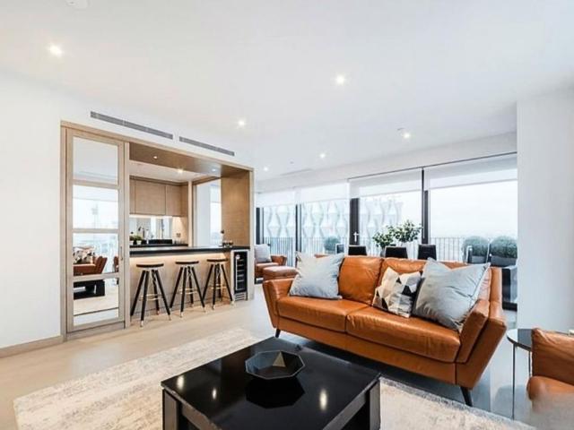 Flat for sale in Nine Elms, Greater London