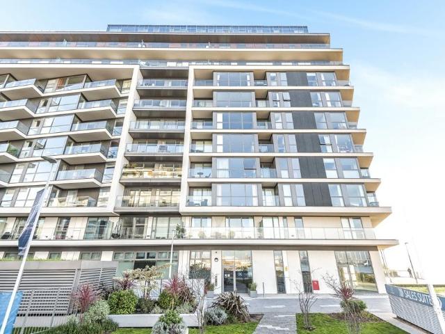 Flat for sale in East Greenwich, Greater London