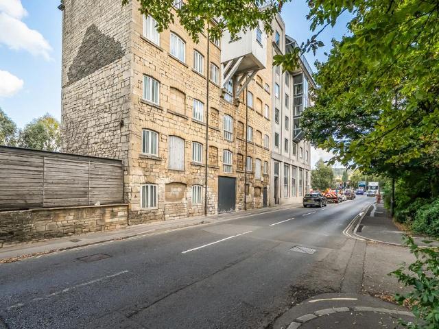 Flat for sale in Kingsmead, Bath