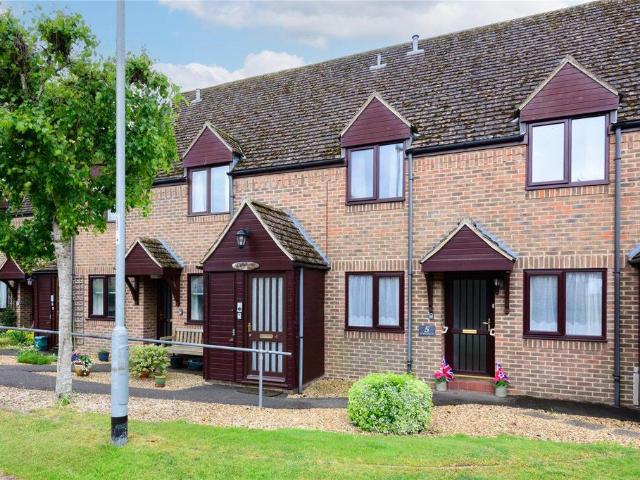Flat for sale in Oundle