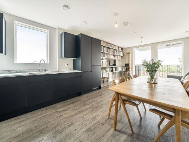 Flat for sale in London Borough of Ealing, Hanwell