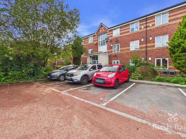 Flat for sale in Blackfriars, Salford