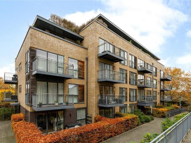 Flat for sale in Arbury, Cambridgeshire
