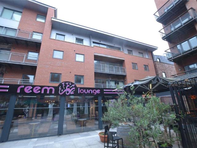 Flat for sale in Chinatown, Calderstones