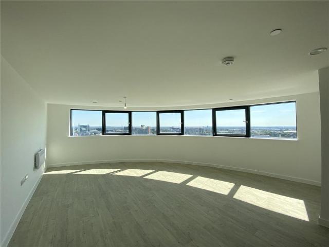 Flat for sale in Salford Quays, Salford