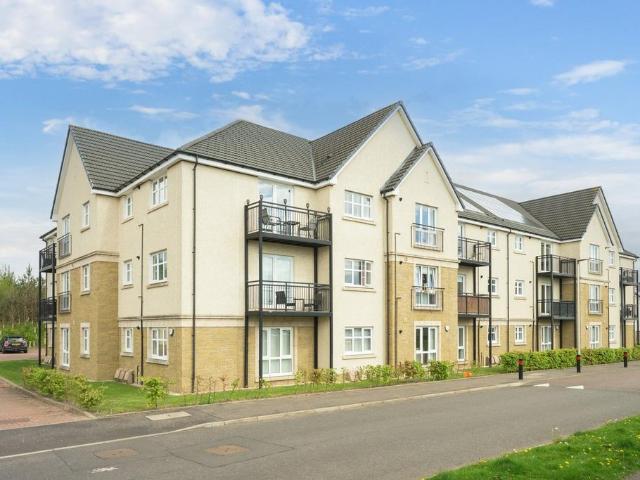 Flat for sale in Antonshill, Scotland