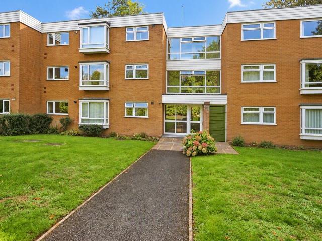 Flat for sale in Blossomfield, Solihull