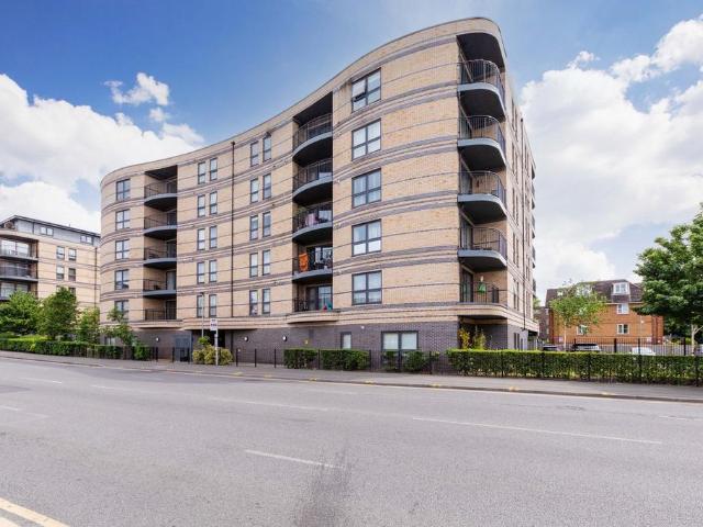 Flat for sale in Slough, Isle Of Man