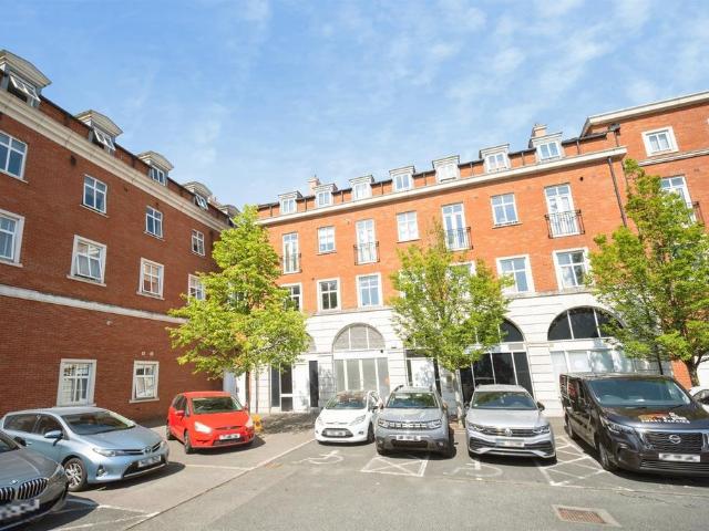 Flat for sale in Dickens Heath, West Midlands