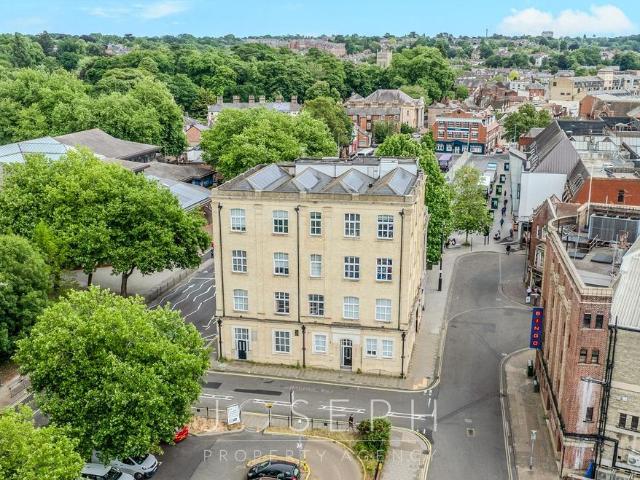 Flat for sale in Key Street, Suffolk