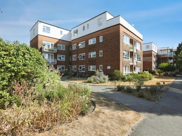 Flat for sale in St James, Sandown Park