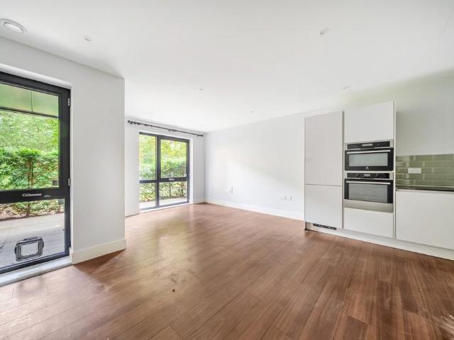 Flat for sale in Putney, Greater London