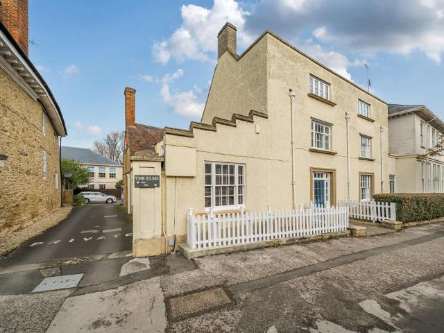 Flat for sale in Great Faringdon, Dromore