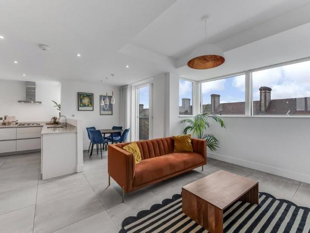 Flat for sale in Tufnell Park, Greater London