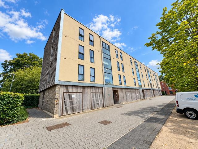 Flat for sale in Street, Somerset