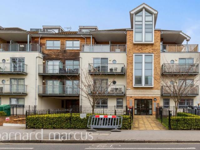 Flat for sale in London Borough of Croydon, Selhurst