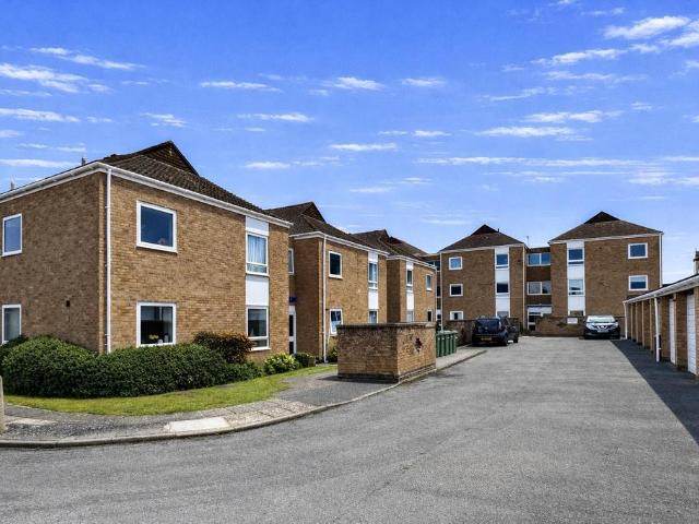 Flat for sale in Grange, West Kirby