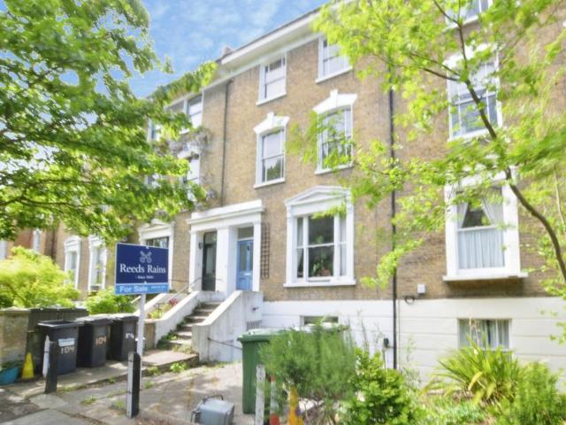 Flat for sale in London Borough of Lewisham, Greater London