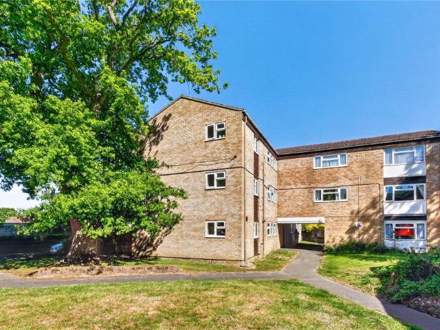 Flat for sale in Hanworth, Bracknell