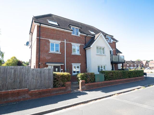 Flat for sale in Eastleigh, Helford