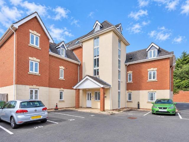 Flat for sale in Lash Hill, Hinckley and Bosworth