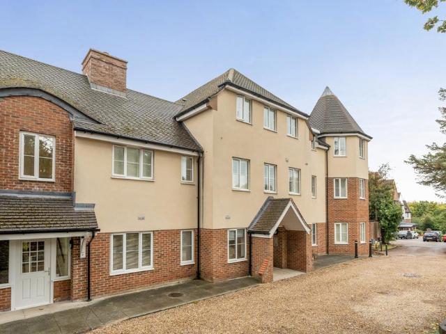 Flat for sale in Loudwater, Three Rivers