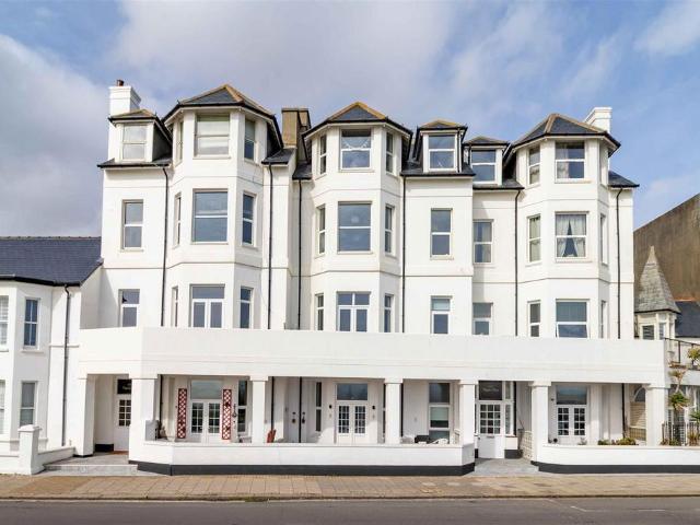 Flat for sale in West Worthing, Worthing