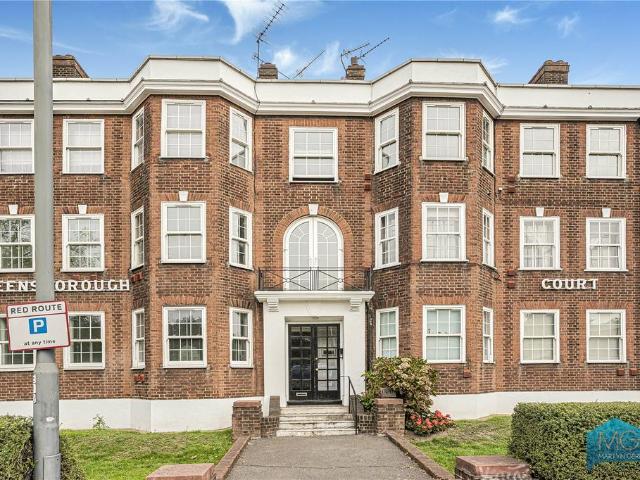 Flat for sale in Temple Fortune, Greater London