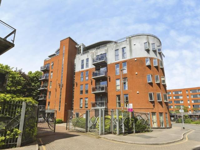 Flat for sale in Leylands, West Yorkshire