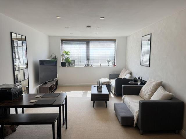Flat for sale in Midway, Kent