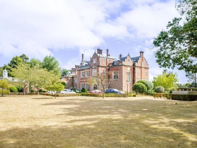 Flat for sale in Uckfield, Cross In Hand