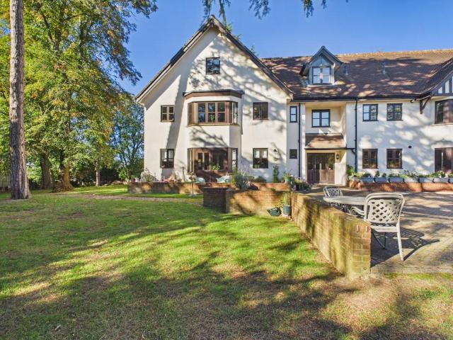 Flat for sale in Beaconsfield and Chepping Wye Community Board, Tylers Green