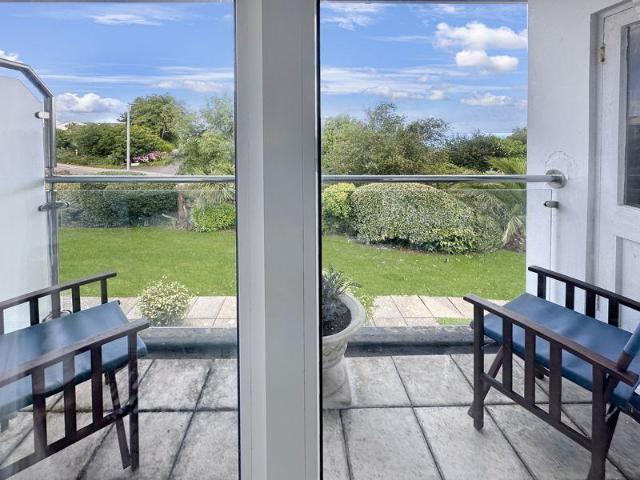 Flat for sale in Penbeagle, Cornwall