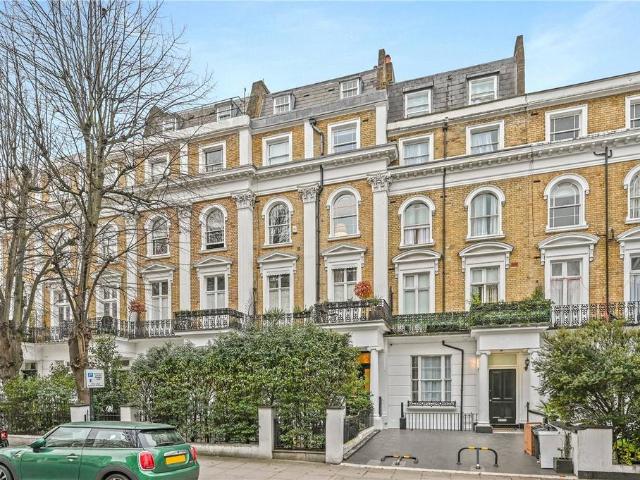 Flat for sale in Bayswater, Greater London