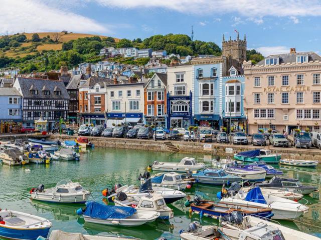 Flat for sale in Strode, Devon