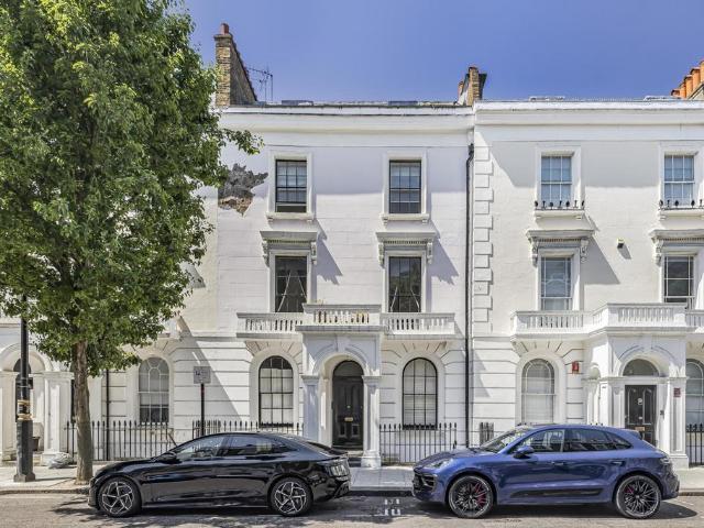 Flat for sale in Pimlico, Greater London