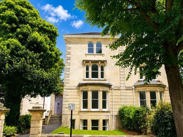 Flat for sale in Feckenham, City Of Bristol