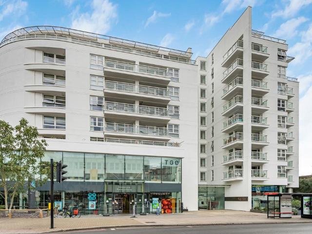 Flat for sale in Putney, Greater London