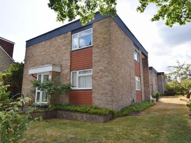 Flat for sale in Pinner, Greater London