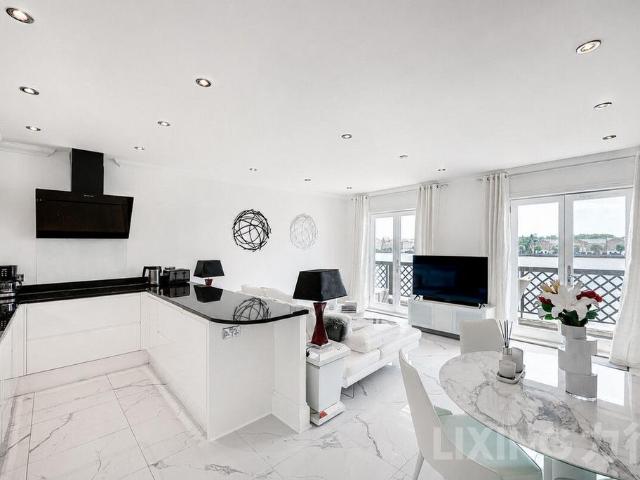 Flat for sale in Ratcliffe, Limehouse