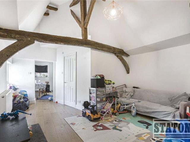 Flat for sale in High Barnet, Greater London
